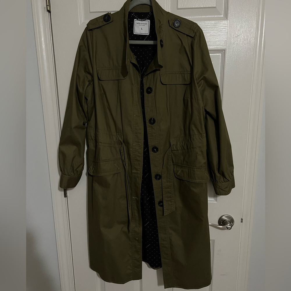 Belle & Bloom Carlisle Button Front Trench Coat. Size Large.